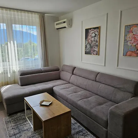 Urban Bulevar-sarajevo - 2br And Garage شقة سراييفو